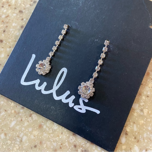 Lulus flower rhinestone dangle earrings - Picture 2 of 3